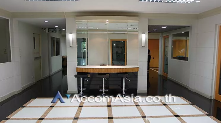  Compomax Building Office space  for Rent BTS Ekkamai in Sukhumvit Bangkok